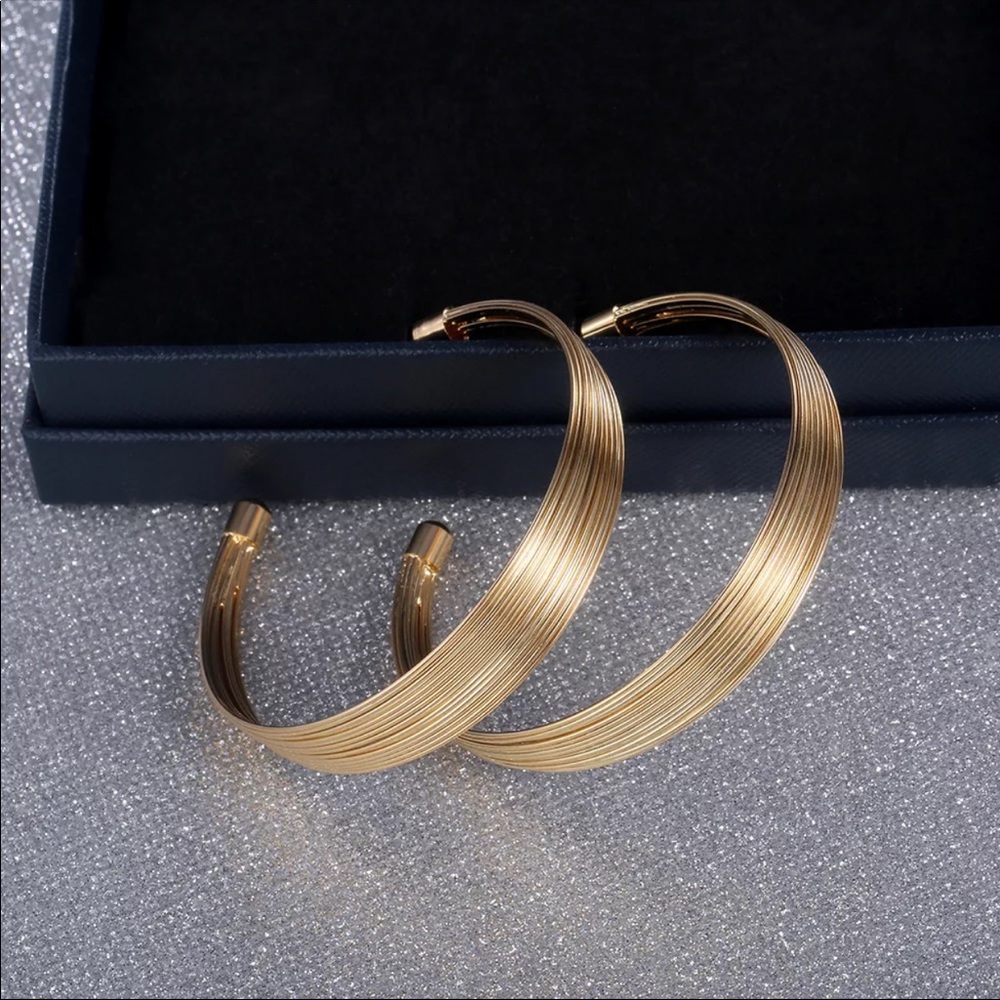 New Women’s Yellow Gold Round Hoop Earrings - Picture 2 of 4